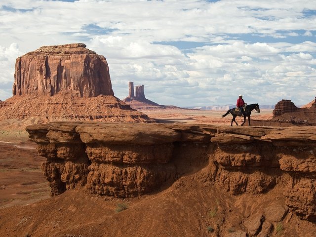 Обои ковбой, горы облака, cowboy, mountains clouds разрешение 2000x1333 Загрузить