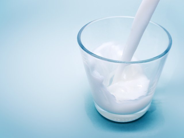 Обои белый, витамины, стакан, молоко, white, vitamins, glass, milk разрешение 2596x1812 Загрузить