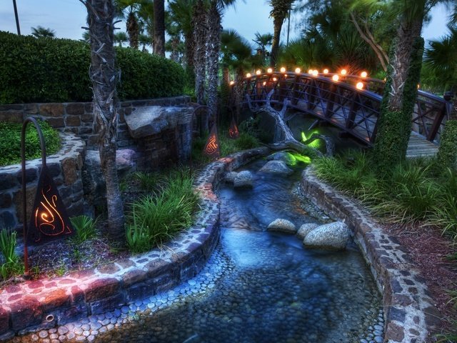 Обои ручей, мост, сказка, лампы, пальмовые деревья, stream, bridge, tale, lamp, palm trees разрешение 2560x1600 Загрузить