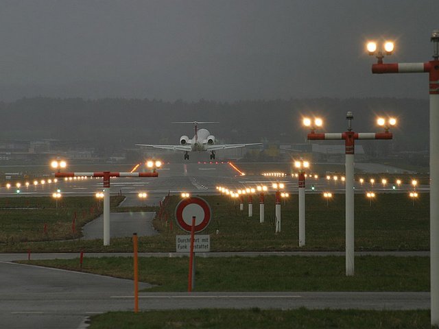 Обои самолет, взлетная полоса, the plane, runway разрешение 1920x1200 Загрузить