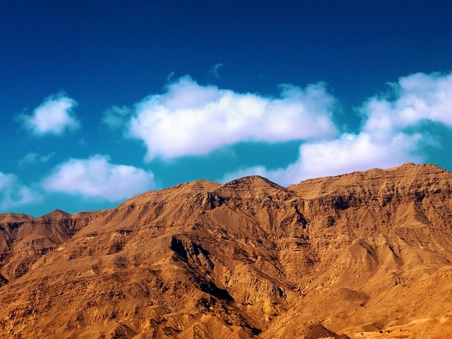 Обои облака, горы, скалы, голубое небо, clouds, mountains, rocks, blue sky разрешение 1920x1080 Загрузить