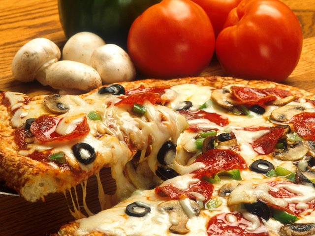 Обои еда, грибы, сыр, вкусно, оливки, пицца, пища, маслины, food, mushrooms, cheese, delicious, olives, pizza разрешение 2560x1600 Загрузить