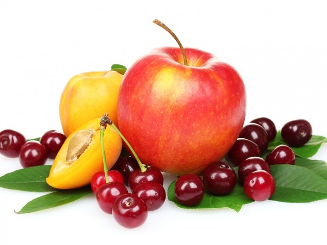 Обои фрукты, абрикос, ягоды, белый фон, вишня, яблоко, листики, fruit, apricot, berries, white background, cherry, apple, leaves разрешение 1920x1200 Загрузить