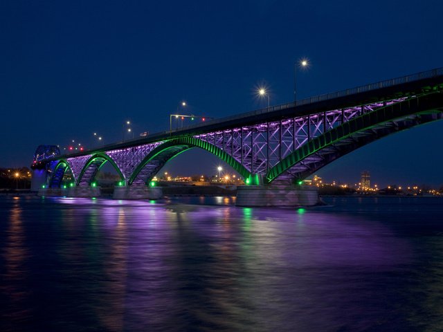 Обои ночь, огни, мост, город, залив, канада, пис-бридж, night, lights, bridge, the city, bay, canada, peace bridge разрешение 1920x1280 Загрузить