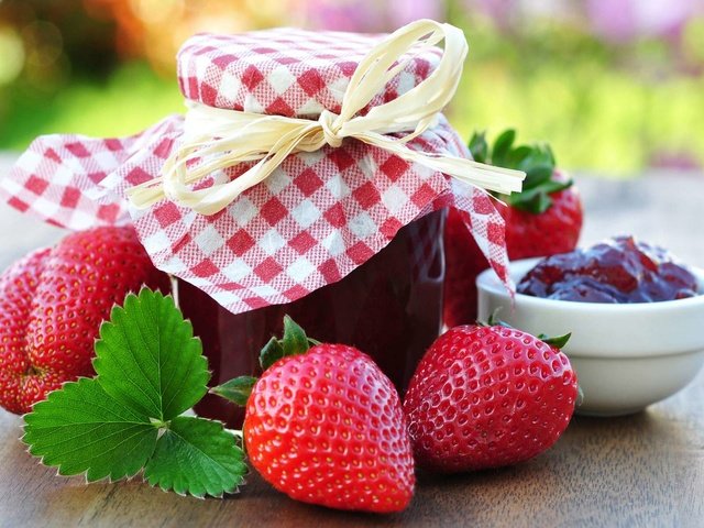 Обои клубника, джем, ягоды, баночка, варенье, клубничное, strawberry, jam, berries, jar разрешение 1920x1200 Загрузить