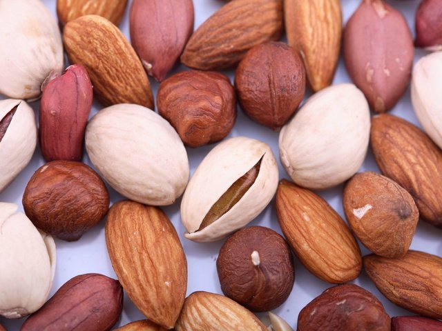 Обои орехи, фундук, арахис, миндаль, фисташки, nuts, hazelnuts, peanuts, almonds, pistachios разрешение 1920x1280 Загрузить