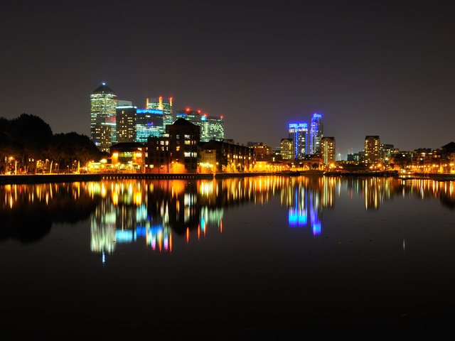 Обои ночь, огни, вода, отражение, лондон, небоскребы, night, lights, water, reflection, london, skyscrapers разрешение 2880x1800 Загрузить