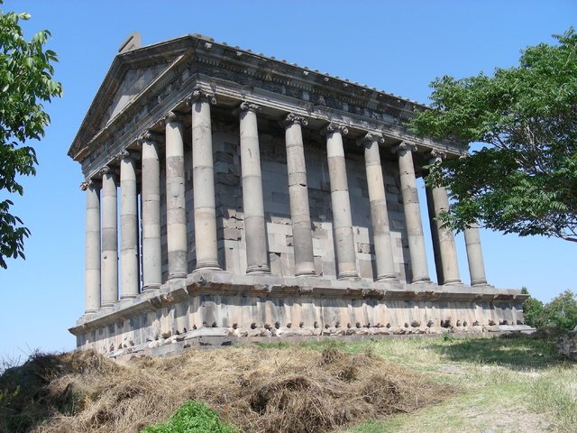 Обои храм, армения, историко-архитектурный комплекс гарни, село гарни, temple, armenia, historical and architectural complex of garni, the village of garni разрешение 2816x2112 Загрузить