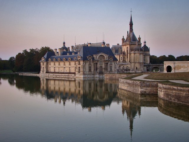 Обои вода, отражение, замок, франция, замок шантийи, water, reflection, castle, france, chantilly castle разрешение 3456x2592 Загрузить