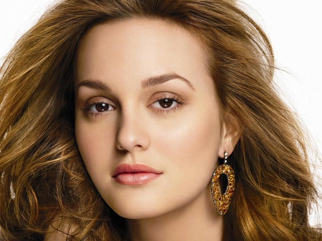 Обои девушка, портрет, взгляд, модель, лицо, лейтон мистер, girl, portrait, look, model, face, leighton meester разрешение 2560x1600 Загрузить