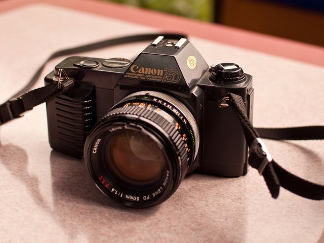 Обои фотоаппарат, бренд, аппарат, канон, the camera, brand, camera, canon разрешение 1920x1200 Загрузить