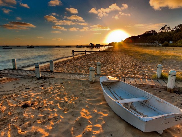 Обои вода, солнце, берег, закат, песок, пляж, лодка, water, the sun, shore, sunset, sand, beach, boat разрешение 1920x1080 Загрузить