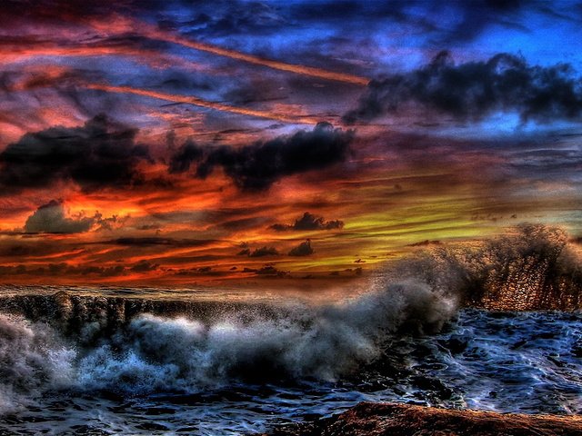 Обои волны, закат, тучи, море, гроза, шторм, wave, sunset, clouds, sea, the storm, storm разрешение 1920x1080 Загрузить