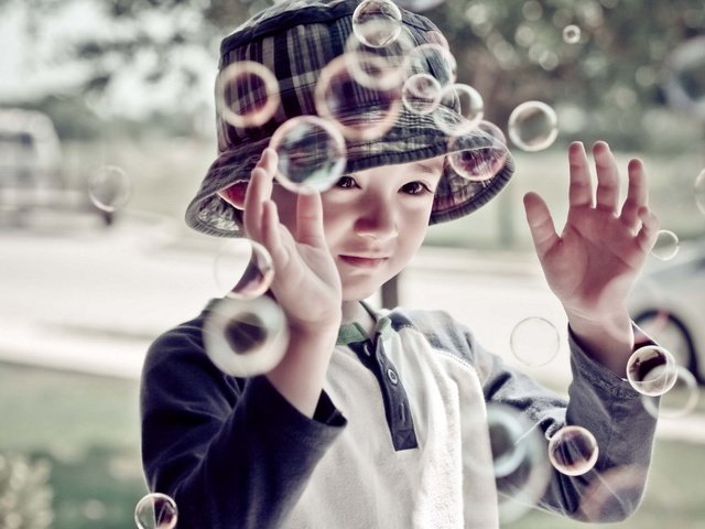 Обои настроение, дети, мальчик, мыльные пузыри, mood, children, boy, bubbles разрешение 1920x1200 Загрузить