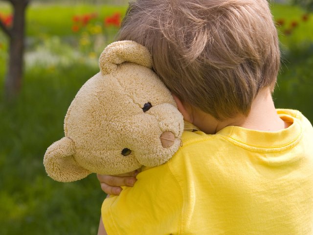 Обои настроение, игрушка, ребенок, malenkij, плюшевый медведь, mood, toy, child, teddy bear разрешение 3504x2336 Загрузить