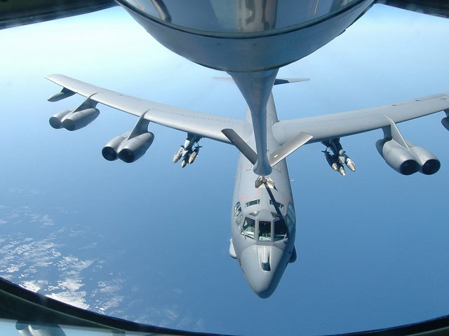 Обои океан, бомбардировщик, usaf, b 52, дозаправка в воздухе, the ocean, bomber, air refueling разрешение 1920x1080 Загрузить