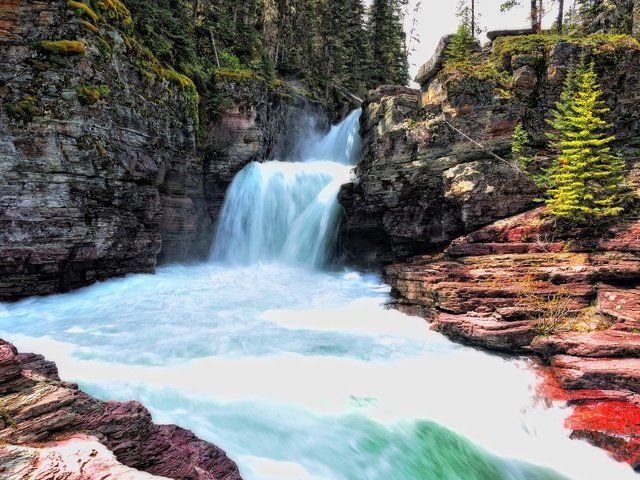 Обои деревья, река, водопад, скалв, национальный парк глейшер, trees, river, waterfall, scal, glacier national park разрешение 2560x1600 Загрузить