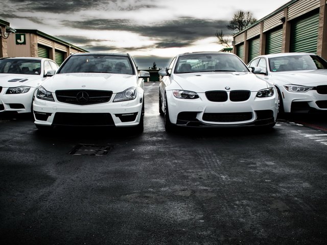 Обои белая, бмв, c63, амг, e90, м3, f30, мерс, 328i, 330, white, bmw, amg, m3, mercedes разрешение 2560x1600 Загрузить