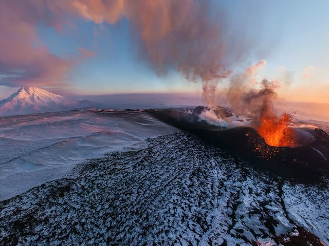 Обои камчатка, извержение, вулкан, плоский толбачик, kamchatka, the eruption, the volcano, flat tolbachik разрешение 1920x1080 Загрузить