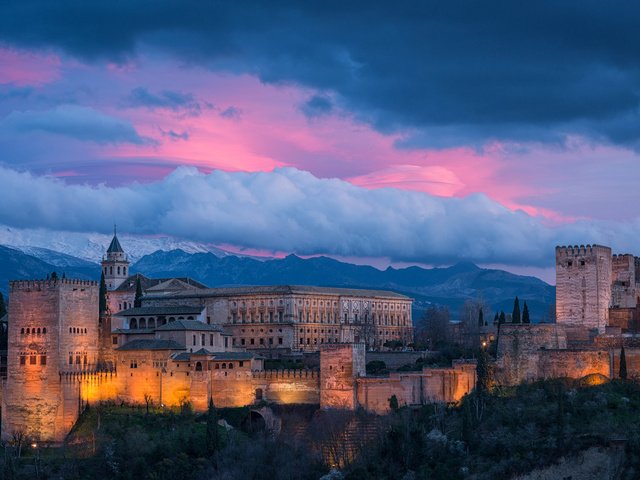 Обои город, здания, испании, гранада, альгамбра, the city, building, spain, granada, alhambra разрешение 2048x1367 Загрузить