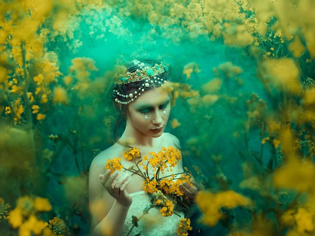 Обои украшения, девушка, макияж, слезы, bella kotak, a midsummer's dream, decoration, girl, makeup, tears разрешение 2048x1365 Загрузить