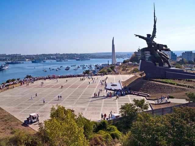 Обои крым, севастополь, памятник морякам, crimea, sevastopol, a monument to the sailors разрешение 2560x1600 Загрузить