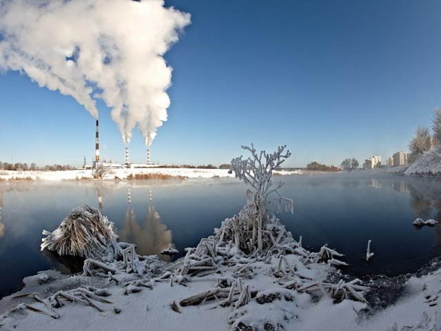 Обои река, зима, пейзаж, город, дым, трубы, river, winter, landscape, the city, smoke, pipe разрешение 1920x1200 Загрузить