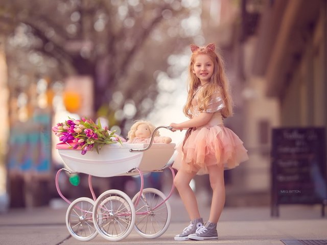 Обои девочка, улица, коляска, girl, street, stroller разрешение 1920x1200 Загрузить