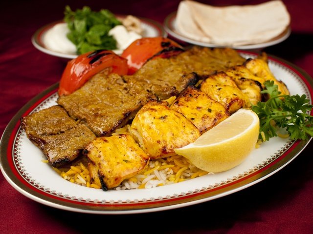 Обои еда, лимон, овощи, мясо, persian food, kabab barg, joje kabab, кебаб, food, lemon, vegetables, meat разрешение 2880x1913 Загрузить