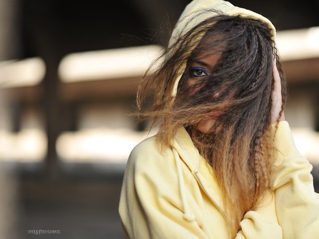 Обои девушка, взгляд, волосы, фотограф, ветер, джованни zacche, girl, look, hair, photographer, the wind, giovanni zacche разрешение 2048x1363 Загрузить