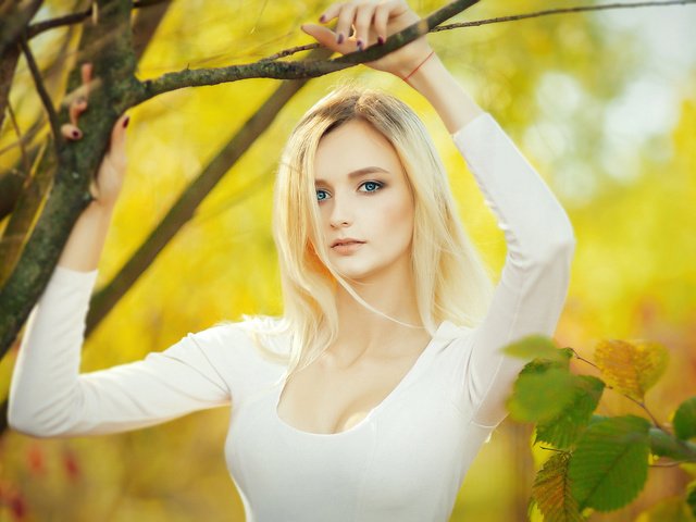 Обои глаза, листья, девушка, блондинка, осень, губы, eyes, leaves, girl, blonde, autumn, lips разрешение 1920x1280 Загрузить