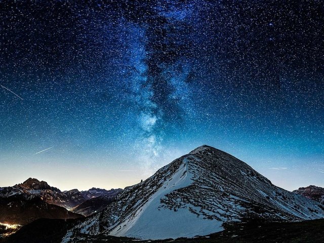 Обои небо, ночь, горы, звезды, млечный путь, the sky, night, mountains, stars, the milky way разрешение 2480x1216 Загрузить