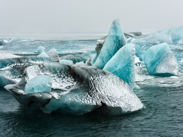 Обои небо, вода, природа, море, горизонт, лёд, льдины, the sky, water, nature, sea, horizon, ice разрешение 2047x1314 Загрузить