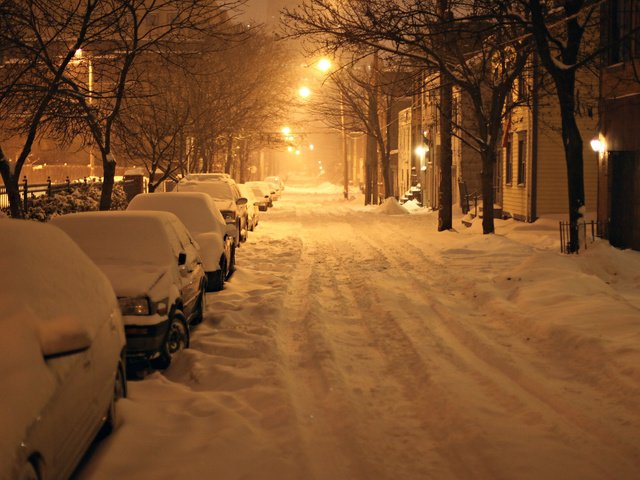 Обои дорога, авто, ночь, сша, деревья, нью-йорк, ноч, фонари, олбани, снег, нью - йорк, зима, город, дома, road, auto, night, usa, new york, trees, lights, albany, snow, winter, the city, home разрешение 1920x1200 Загрузить