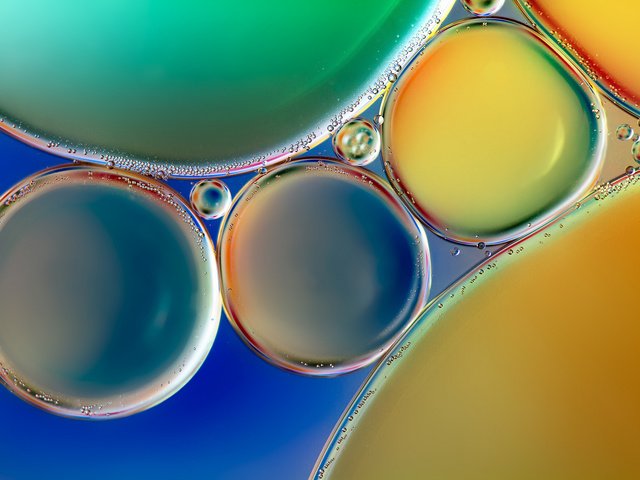Обои вода, цвет, воздух, масло, объем, пузырьки, жидкость, water, color, the air, oil, the volume, bubbles, liquid разрешение 2048x1366 Загрузить