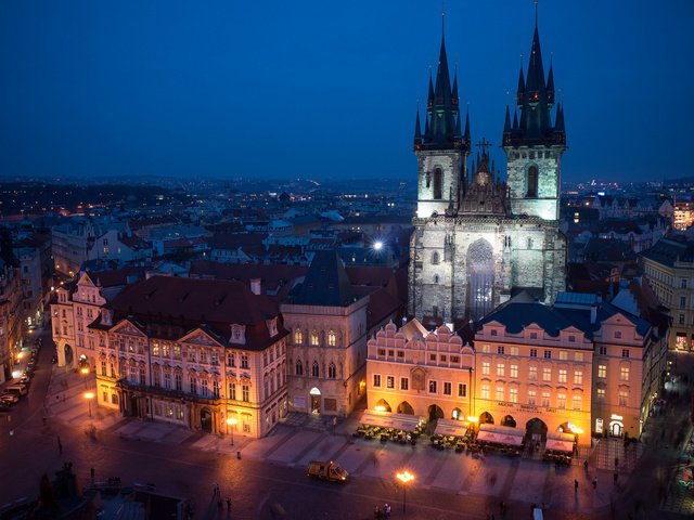 Обои небо, чехия, ночь, praha, česká republika, город, чешская, архитектура, чешка, республика, здания, старе-место, синее, staroměstské náměstí, освещение, староместская площадь, прага, týnský chrám, тынский храм, tyn church, the sky, czech republic, night, the city, czech, architecture, republic, building, staré město, blue, lighting, old town square, prague разрешение 2048x1357 Загрузить