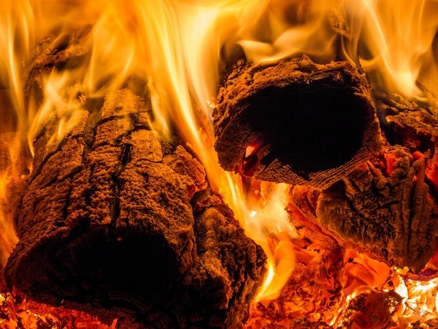 Обои пламя, огонь, жар, дрова, flame, fire, heat, wood разрешение 2700x1800 Загрузить