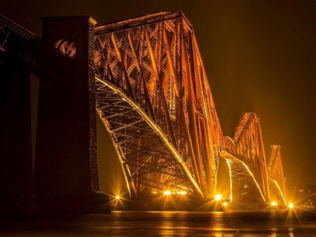 Обои ночь, огни, мост, залив, шотландия, эдинбург, forth bridges, night, lights, bridge, bay, scotland, edinburgh разрешение 2880x1855 Загрузить