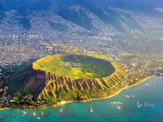 Обои город, кратер, вулкан, гавайи, bing, гонолулу, даймонд хед, the city, crater, the volcano, hawaii, honolulu, diamond head разрешение 1920x1200 Загрузить