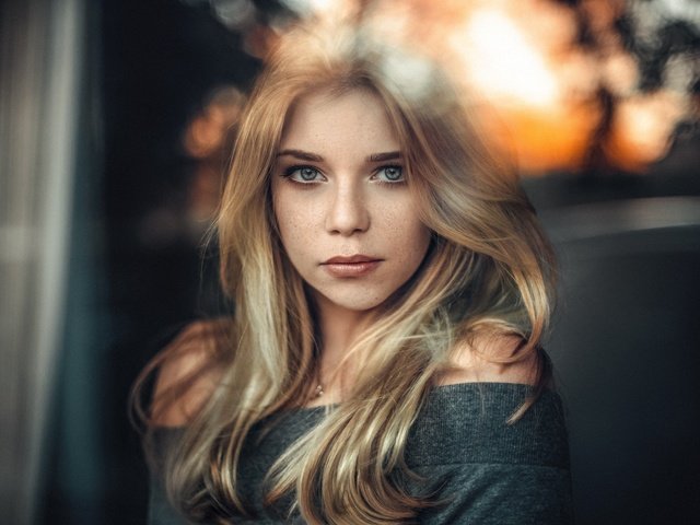 Обои девушка, блондинка, портрет, модель, лицо, стекло, стакан, girl, blonde, portrait, model, face, glass разрешение 1920x1280 Загрузить