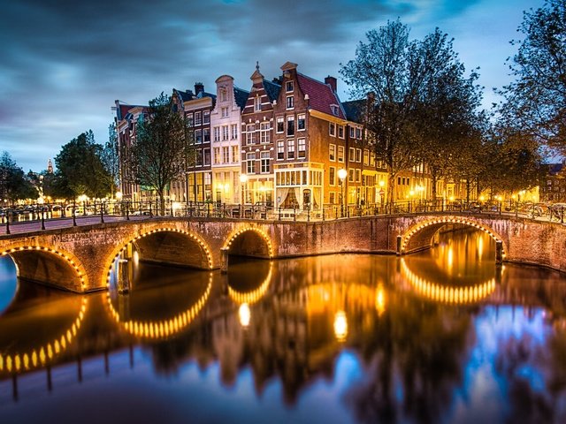Обои ночь, огни, мост, нидерланды, амстердам, голландия, night, lights, bridge, netherlands, amsterdam, holland разрешение 1920x1200 Загрузить