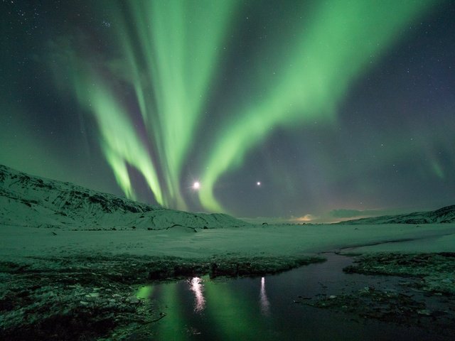 Обои небо, ночь, вода, снег, отражение, пейзаж, северное сияние, the sky, night, water, snow, reflection, landscape, northern lights разрешение 4240x2832 Загрузить