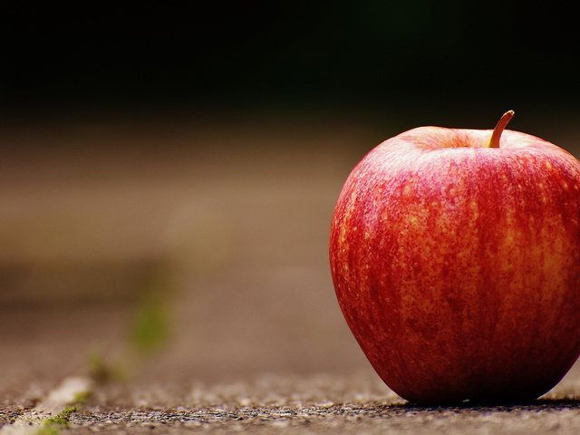 Обои фрукты, яблоко, красное, fruit, apple, red разрешение 2560x1440 Загрузить