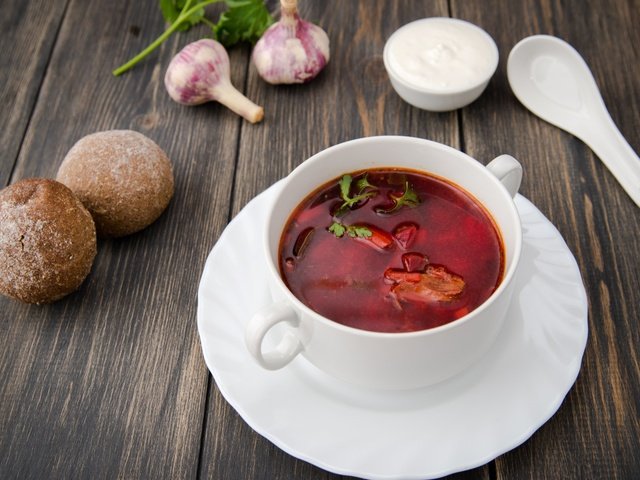 Обои еда, тарелка, ложка, борщ, чеснок, суп, food, plate, spoon, soup, garlic разрешение 2560x1600 Загрузить