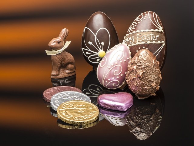 Обои отражение, конфеты, пасха, шоколад, монеты, заяц, яйцо, reflection, candy, easter, chocolate, coins, hare, egg разрешение 4000x2670 Загрузить