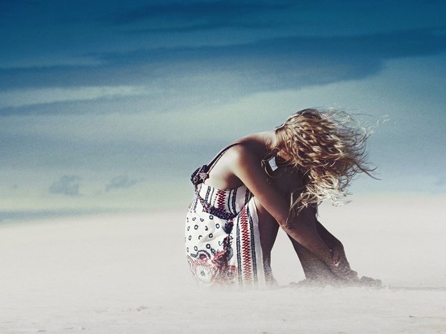 Обои природа, девушка, настроение, платье, туман, волосы, ветер, nature, girl, mood, dress, fog, hair, the wind разрешение 1920x1080 Загрузить