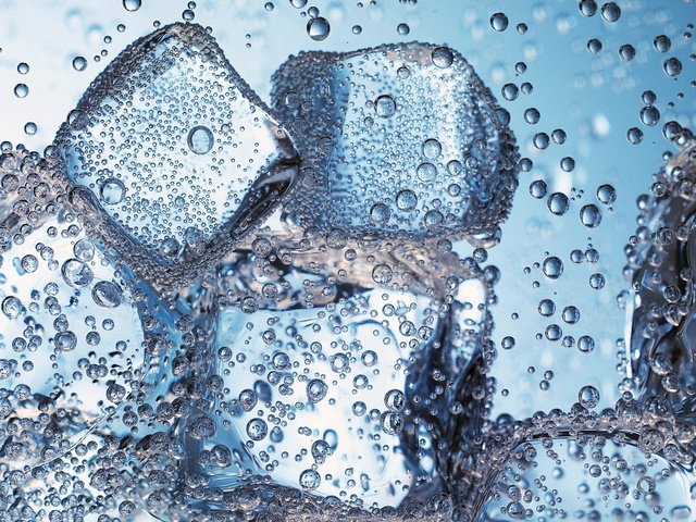 Обои вода, макро, лёд, кубики, пузырьки, water, macro, ice, cubes, bubbles разрешение 1920x1200 Загрузить
