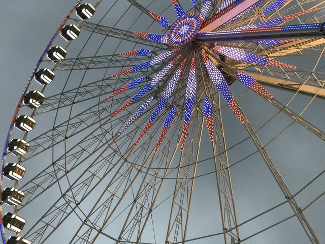 Обои колесо обозрения, аттракцион, чёртово колесо, ferris wheel, attraction разрешение 4032x3024 Загрузить