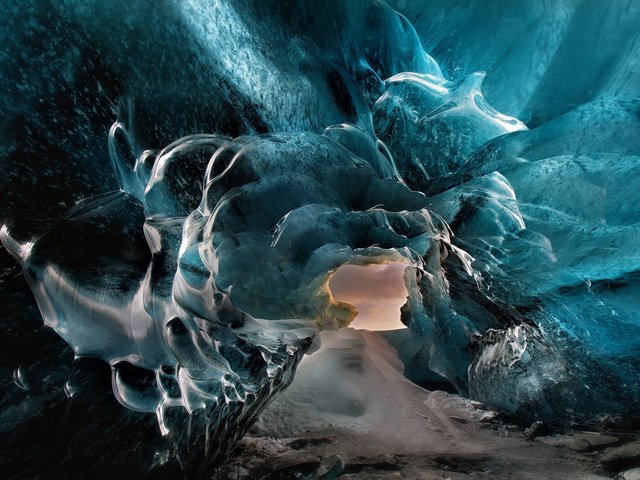 Обои зима, лёд, пещера, исландия, the crack, skaftafell, christian klepp, winter, ice, cave, iceland разрешение 1920x1280 Загрузить