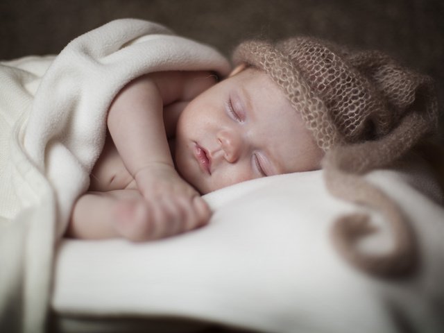 Обои сон, ребенок, малыш, младенец, шапочка, постель, sleep, child, baby, cap, bed разрешение 5346x3558 Загрузить